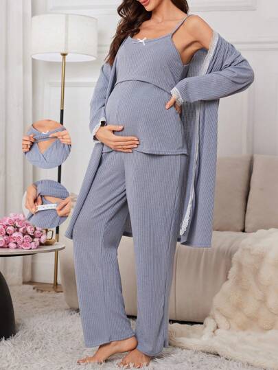 CONJUNTO AMAMENTAÇÃO PIJAMA E ROBE COM RENDA